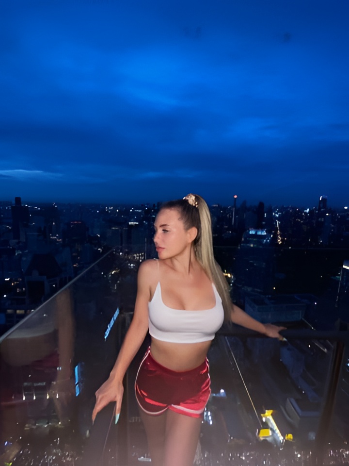 Лаура привлекальеная девушка из Богородицк цена от 2000 руб