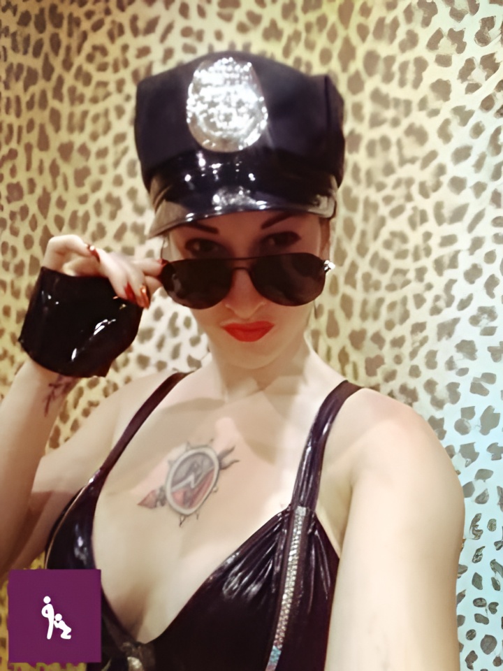 Софа привлекальеная девушка из Богородицк цена от 3000 руб