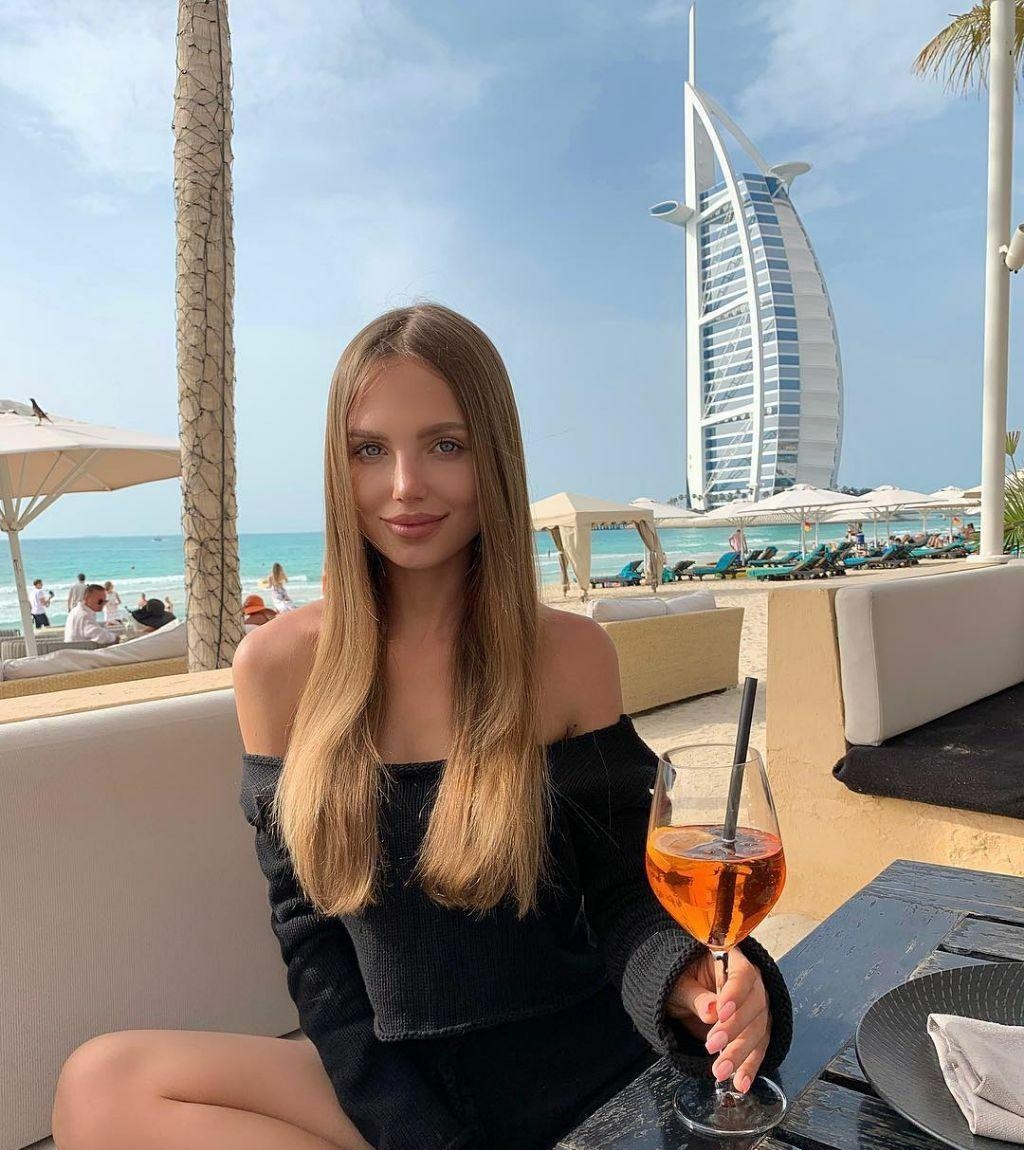 Софья привлекальеная девушка из Богородицк цена от 3000 руб