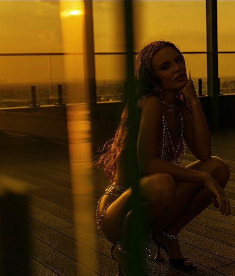 Эмма привлекальеная девушка из Богородицк цена от 7000 руб