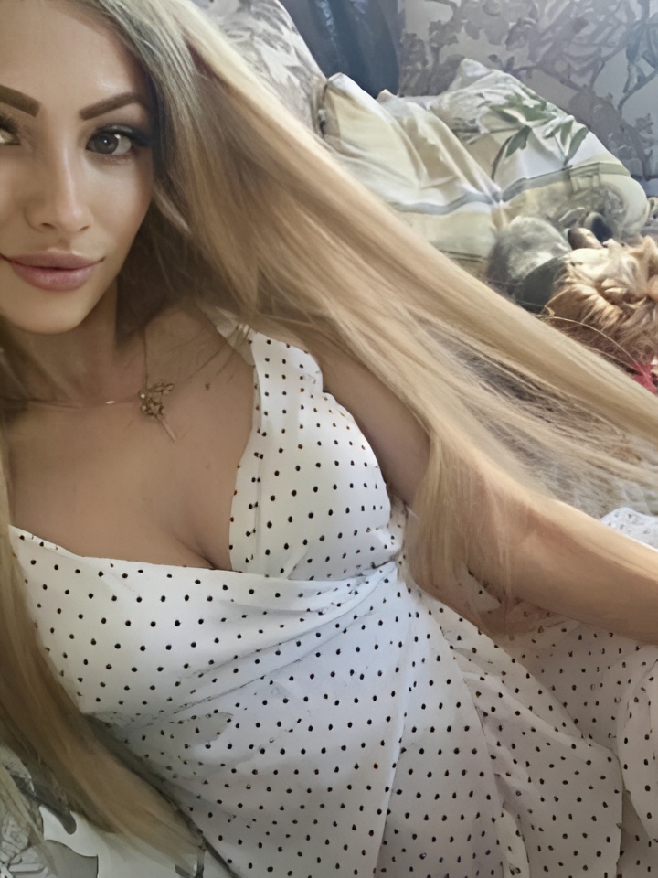 Индивидуалка София, доступна для личного знакомства от 2000 руб